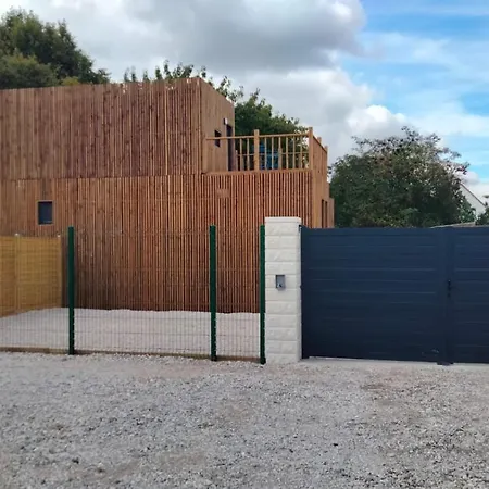 Gite Atypique En Bois Entre Ville Et Verdures La Chapelle-Saint-Mesmin Exterior photo